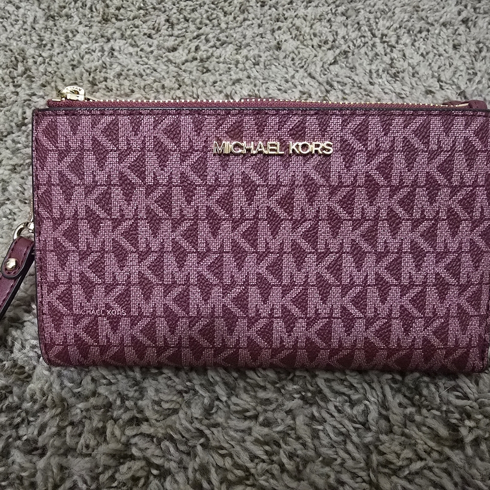 Michael Kors Wristlet